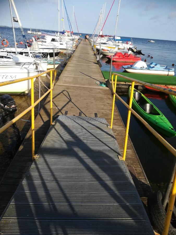 Pokoje Goscinne Jutrzenka Swarzewo Exterior foto